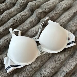NWOT | Tommy Hilfiger Classic White Push up Bra